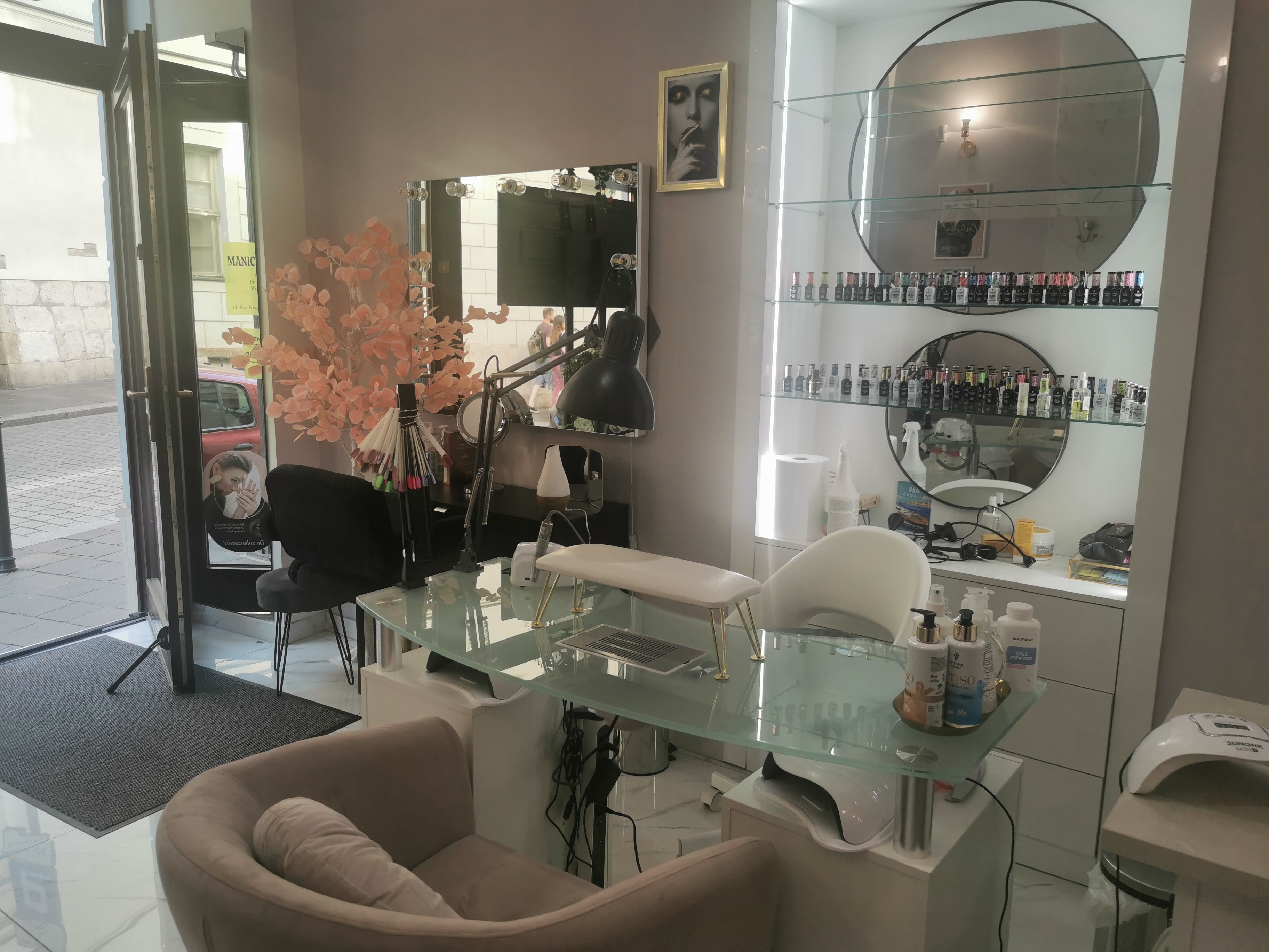 Fotel zabiegowy i aparat